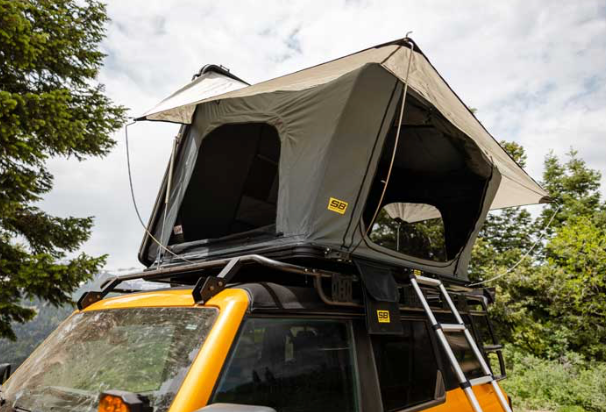 ALUMINUM SIDE OPENING ROOF TOP TENT