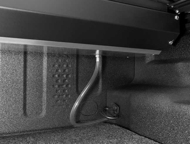 2020-2025 JEEP GLADIATOR 5FT W/TRAIL RAIL SYSTEM M-SERIES MANUAL RETRACTABLE TONNEAU COVER