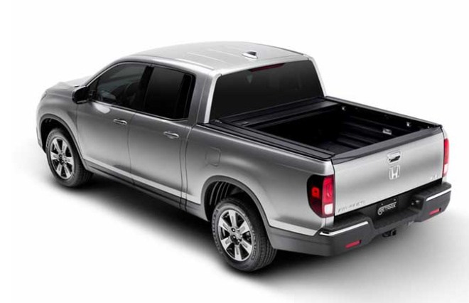 2017-2025 HONDA RIDGELINE RETRAXPRO MX MANUAL RETRACTABLE TONNEAU COVER