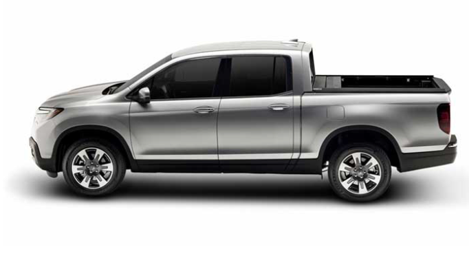 2017-2025 HONDA RIDGELINE RETRAXPRO MX MANUAL RETRACTABLE TONNEAU COVER