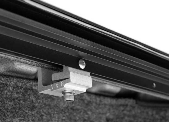 2019-2025 CHEVY/GMC SILVERADO/SIERRA 1500 8FT MANUAL RETRACTABLE TONNEAU COVER W/O CARBONPRO BED