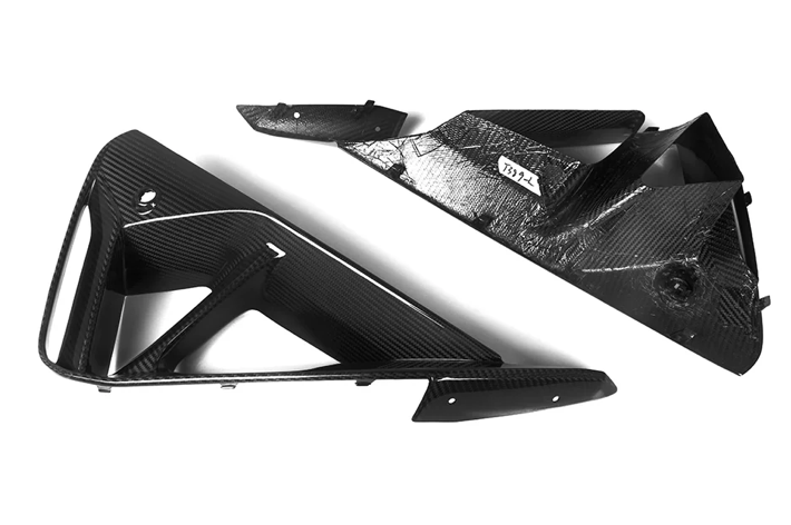 BMW G42 Prepreg Carbon Fiber Front Vent